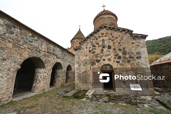 Diplomatik korpusun nümayəndələri Kəlbəcər rayonundakı Xudavəng monastır kompleksi ilə tanış olublar