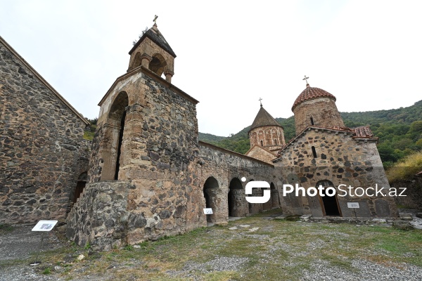 Diplomatik korpusun nümayəndələri Kəlbəcər rayonundakı Xudavəng monastır kompleksi ilə tanış olublar