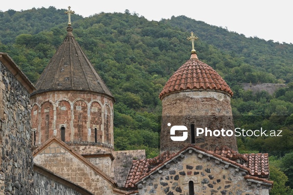 Diplomatik korpusun nümayəndələri Kəlbəcər rayonundakı Xudavəng monastır kompleksi ilə tanış olublar