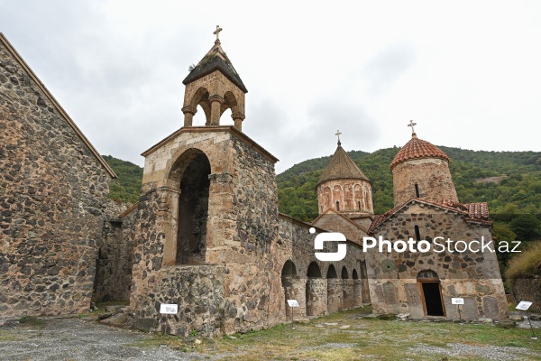 Diplomatik korpusun nümayəndələri Kəlbəcər rayonundakı Xudavəng monastır kompleksi ilə tanış olublar