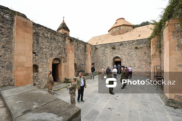 Diplomatik korpusun nümayəndələri Kəlbəcər rayonundakı Xudavəng monastır kompleksi ilə tanış olublar