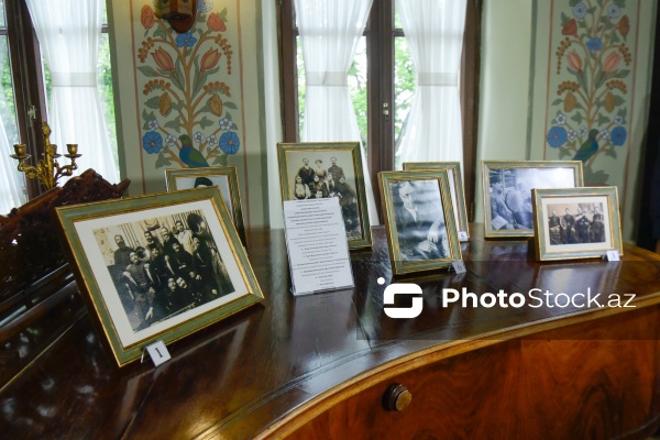 Diplomatlar Şuşada Mehmandarovların malikanəsini ziyarət ediblər