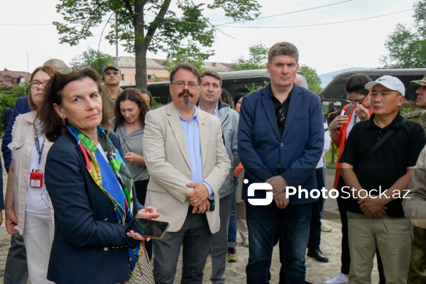 Diplomatlar Şuşada Mehmandarovların malikanəsini ziyarət ediblər