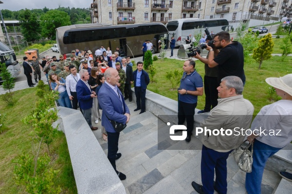 Diplomatlar Şuşada yaşayış kompleksində olublar