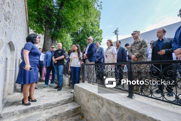 Diplomatlar Şuşadakı Qarabağ küçəsində olublar
