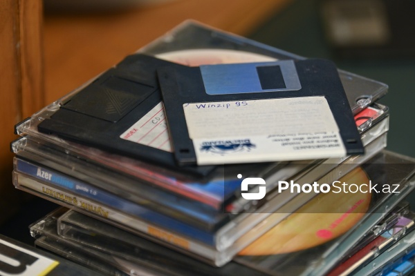 İnformasiya texnologiyalarına həsr olunmuş ekspozisiya guşəsi