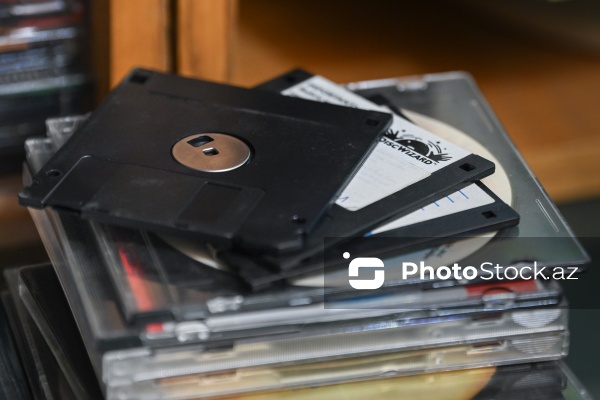 İnformasiya texnologiyalarına həsr olunmuş ekspozisiya guşəsi