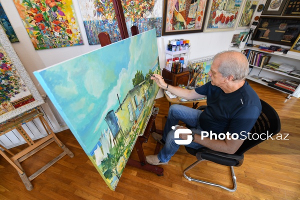 Doğulduğu Bakı şəhərindən ilham alan rəssam Tahir Şıxəliyev