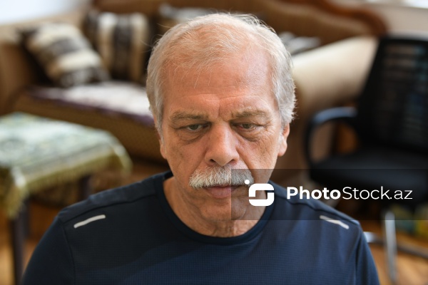 Doğulduğu Bakı şəhərindən ilham alan rəssam Tahir Şıxəliyev