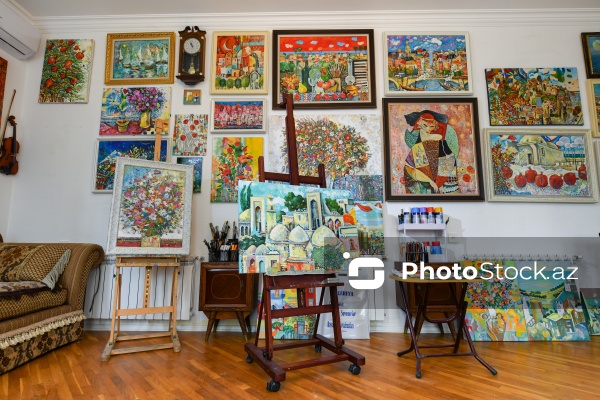 Doğulduğu Bakı şəhərindən ilham alan rəssam Tahir Şıxəliyev