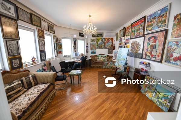 Doğulduğu Bakı şəhərindən ilham alan rəssam Tahir Şıxəliyev