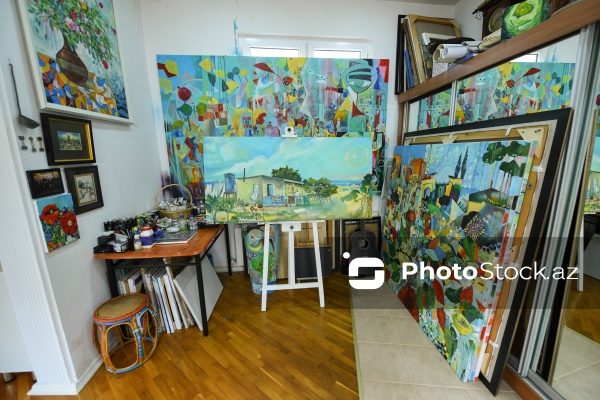 Doğulduğu Bakı şəhərindən ilham alan rəssam Tahir Şıxəliyev