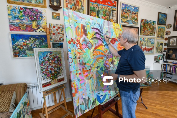 Doğulduğu Bakı şəhərindən ilham alan rəssam Tahir Şıxəliyev