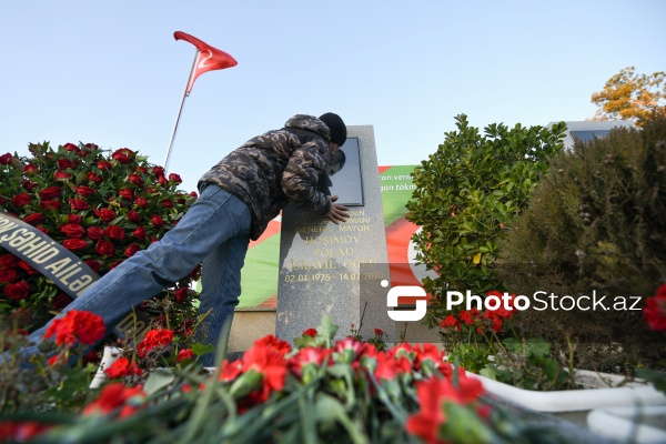 Milli Qəhrəman Polad Həşimovun xatirəsi İkinci Şəhidlər xiyabanında anılır