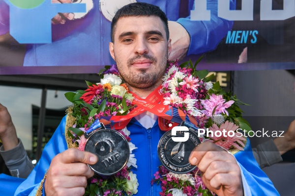 Dünya çempionatında gümüş medal qazanan Azərbaycan ağırlıqqaldıranı Dadaş Dadaşbəyli vətənə qayıdıb