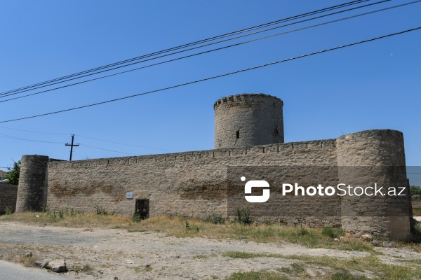 Dünya əhəmiyyətli memarlıq abidəsi olan Nardaran qəsri