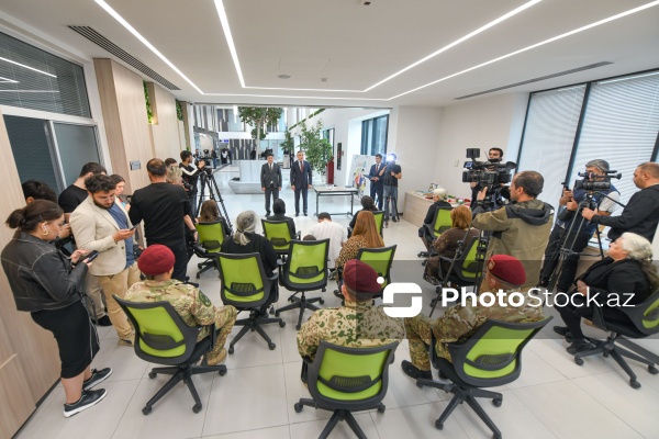 ƏƏSMN tərəfindən şəhid ailələrinə və müharibə əlillərinə 100 mənzil verilib