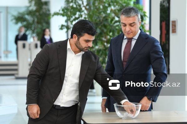 ƏƏSMN tərəfindən şəhid ailələrinə və müharibə əlillərinə 100 mənzil verilib