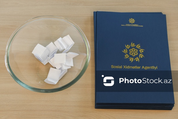 ƏƏSMN tərəfindən şəhid ailələrinə və müharibə əlillərinə 100 mənzil verilib