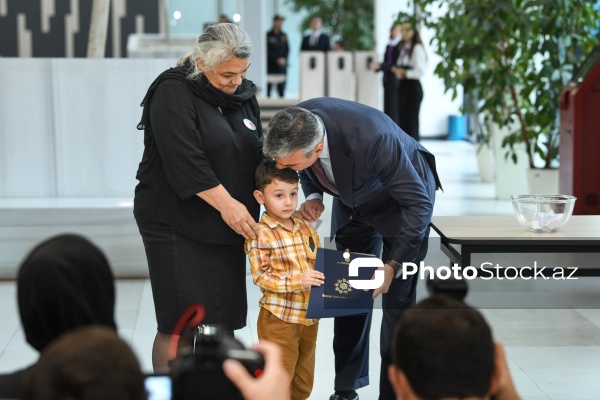 ƏƏSMN tərəfindən şəhid ailələrinə və müharibə əlillərinə 100 mənzil verilib