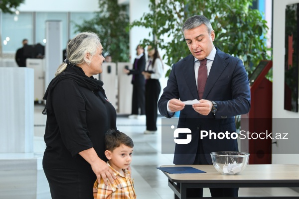 ƏƏSMN tərəfindən şəhid ailələrinə və müharibə əlillərinə 100 mənzil verilib