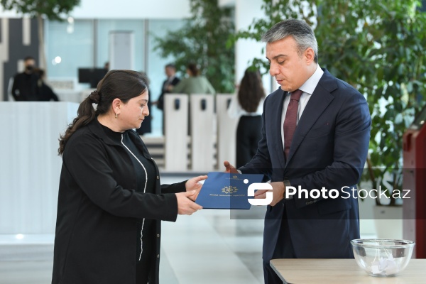 ƏƏSMN tərəfindən şəhid ailələrinə və müharibə əlillərinə 100 mənzil verilib