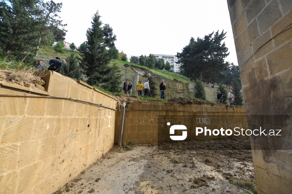 Əhmədli qəsəbəsində baş verən torpaq sürüşməsi