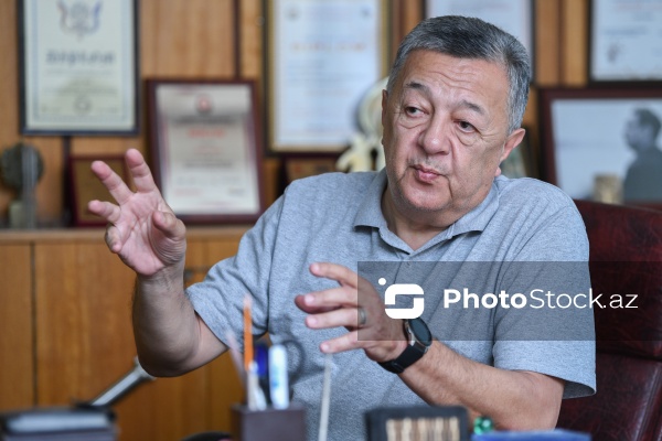 Azərbaycan Jurnalistlər Birliyinin sədri Elçin Şıxlı