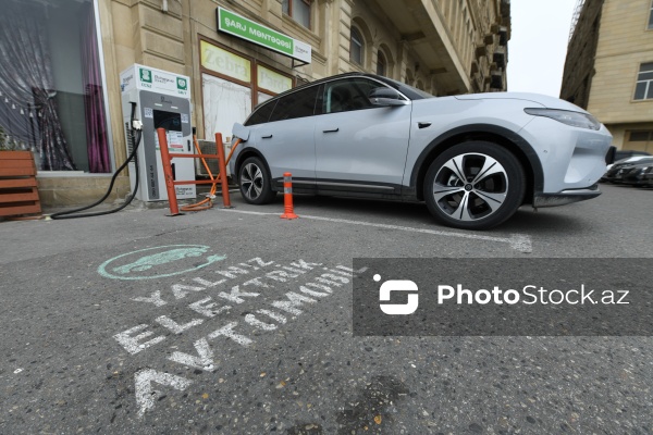 Elektromobillər üçün Bakıda quraşdırılmış şarj cihazları