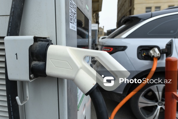 Elektromobillər üçün Bakıda quraşdırılmış şarj cihazları