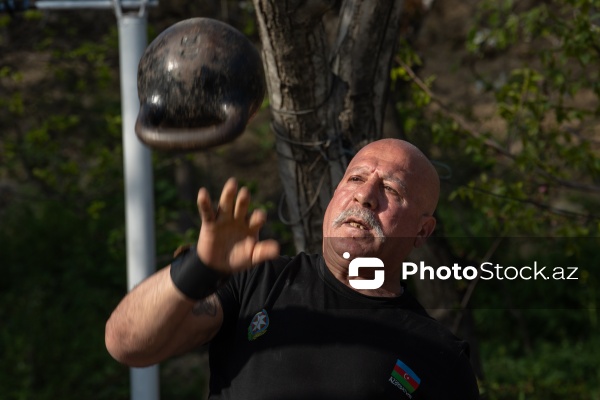 64 yaşlı xalq pəhləvanı Əliyar Musayev