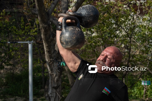 64 yaşlı xalq pəhləvanı Əliyar Musayev