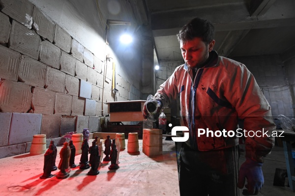 Elmin Muxtarlı - ağac materiallarından müxtəlif əl işləri hazırlayan usta