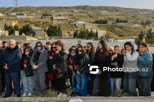 Əməkdar artist Yadigar Muradovun dəfn mərasimi