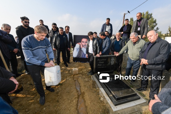 Əməkdar artist Yadigar Muradovun dəfn mərasimi