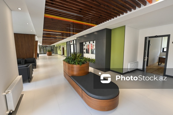 Cəbrayıl şəhərində yerləşən Mehdi Mehdizadə adına tam orta məktəb