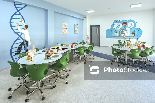 Cəbrayıl şəhərində yerləşən Mehdi Mehdizadə adına tam orta məktəb