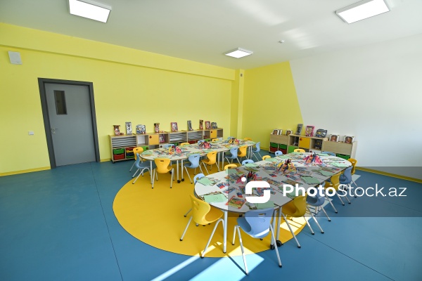 Cəbrayıl şəhərində yerləşən Mehdi Mehdizadə adına tam orta məktəb