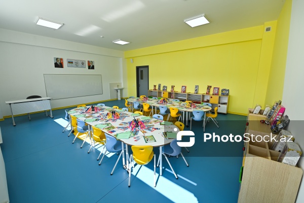 Cəbrayıl şəhərində yerləşən Mehdi Mehdizadə adına tam orta məktəb