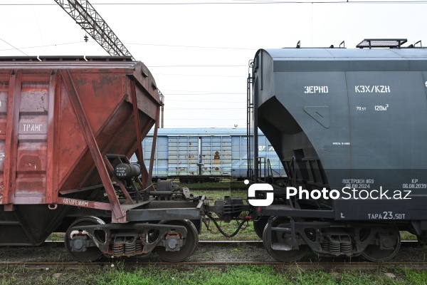 Ermənistana Qazaxıstan taxılı daşıyan yük qatarı Biləcəri Dəmiryol Stansiyasına çatıb