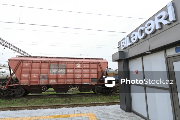 Ermənistana Qazaxıstan taxılı daşıyan yük qatarı Biləcəri Dəmiryol Stansiyasına çatıb