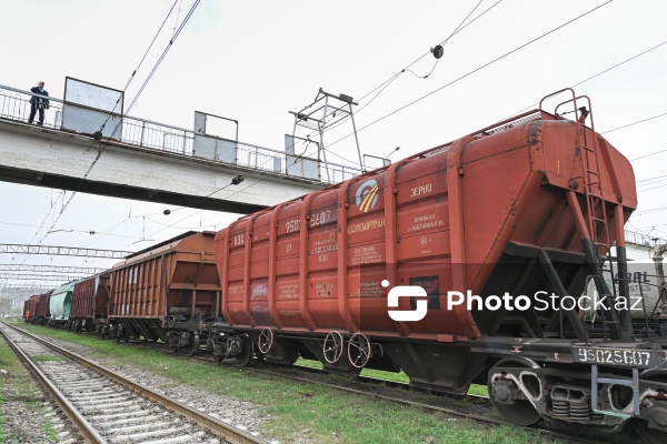 Ermənistana Qazaxıstan taxılı daşıyan yük qatarı Biləcəri Dəmiryol Stansiyasına çatıb