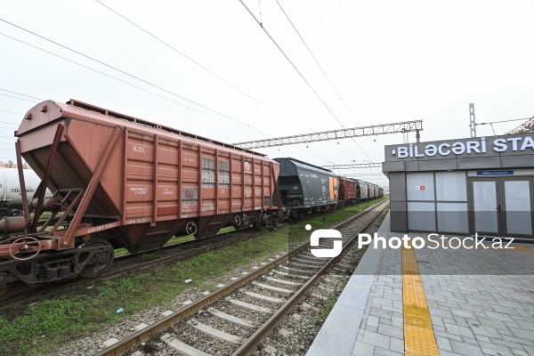 Ermənistana Qazaxıstan taxılı daşıyan yük qatarı Biləcəri Dəmiryol Stansiyasına çatıb