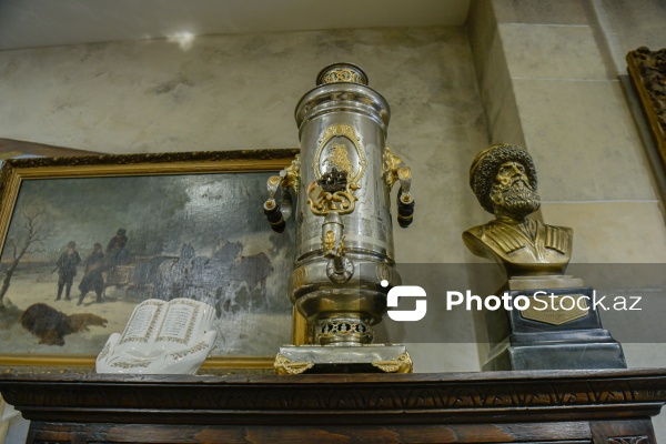 Əsrlərin izini daşıyan əntiq əşyalar