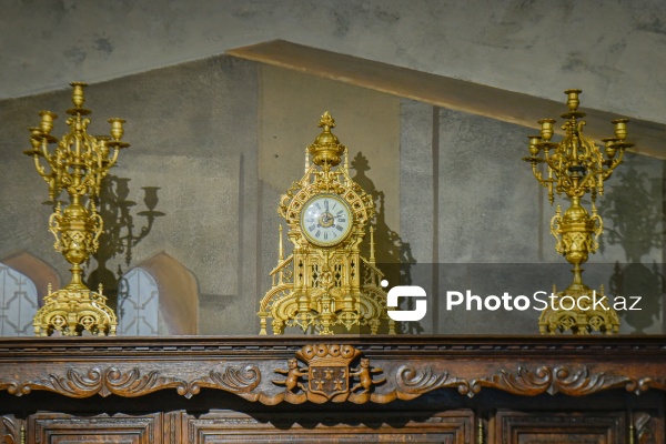 Əsrlərin izini daşıyan əntiq əşyalar