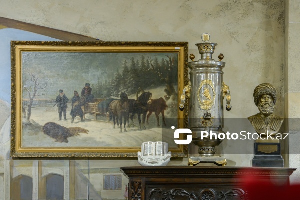 Əsrlərin izini daşıyan əntiq əşyalar