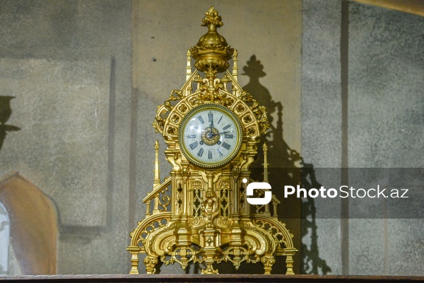 Əsrlərin izini daşıyan əntiq əşyalar