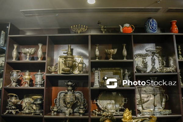 Əsrlərin izini daşıyan əntiq əşyalar