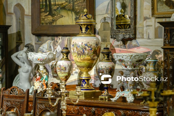 Əsrlərin izini daşıyan əntiq əşyalar