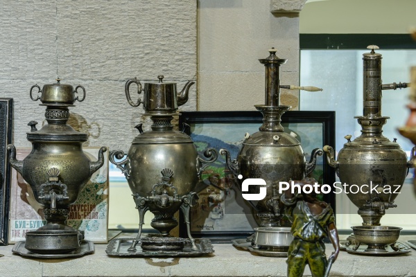 Əsrlərin izini daşıyan əntiq əşyalar